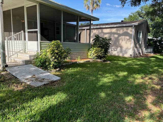 303 Winter Garden Court a Lake Alfred, FL Mobile or Manufactured Home for Sale